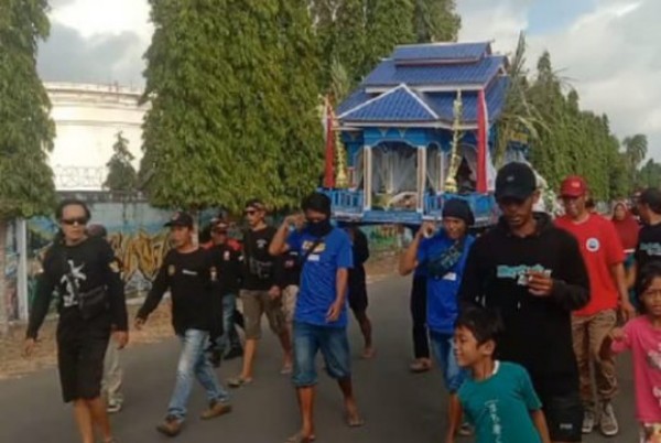 Nelayan Cilacap dan Kios Abah Rukman: Jantung Segarnya Pasar Ikan
